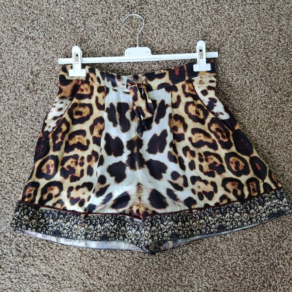 Shahida Parides Silk Viscose Blend Women's shorts in Animal print - Size S/M